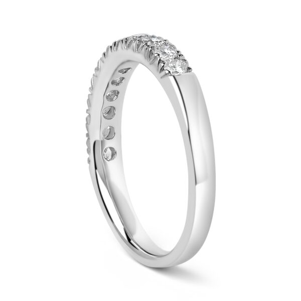 14K White Gold Round Diamond Band Detail Shot
