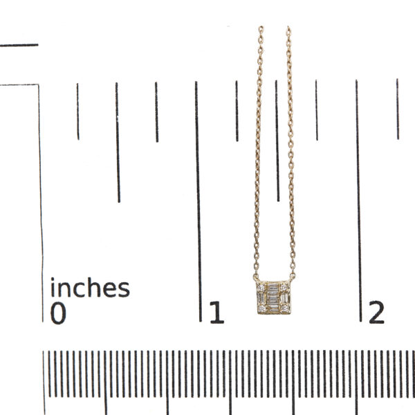 642B8TGPDYG scale