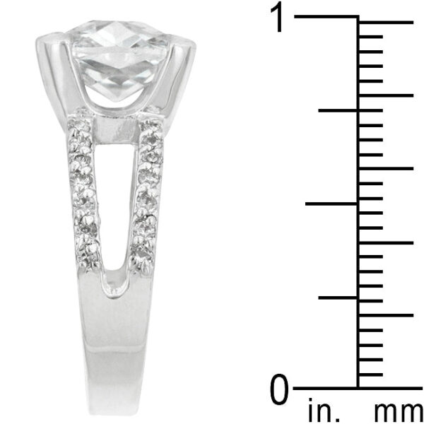 The ring, 4 Mm wide, in rhodium plated over lead free alloy (brass).