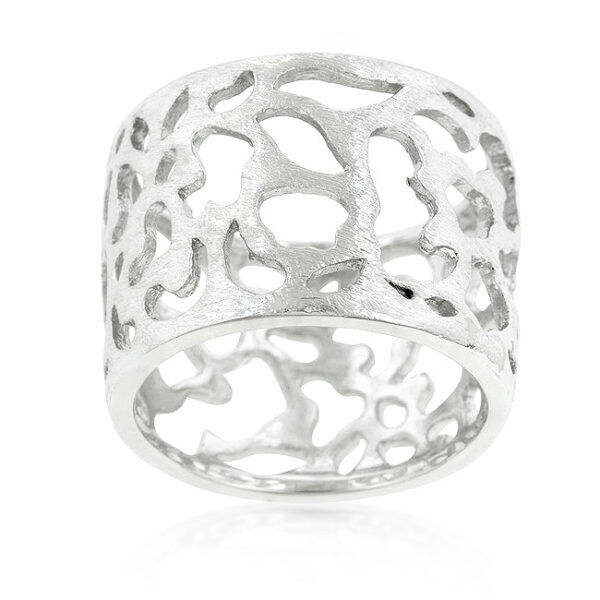 Matte filigree eternity-style ring in rhodium plated over lead free alloy (brass).