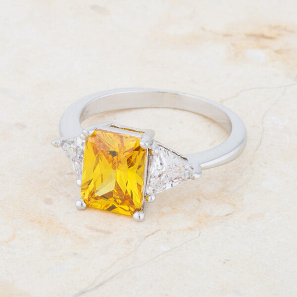 Top down view of the ring showing the arrangement of the stones