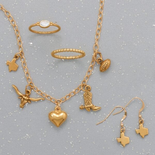 Small Texas charm in gold plated over .925 sterling silver with 925 silver fineness.