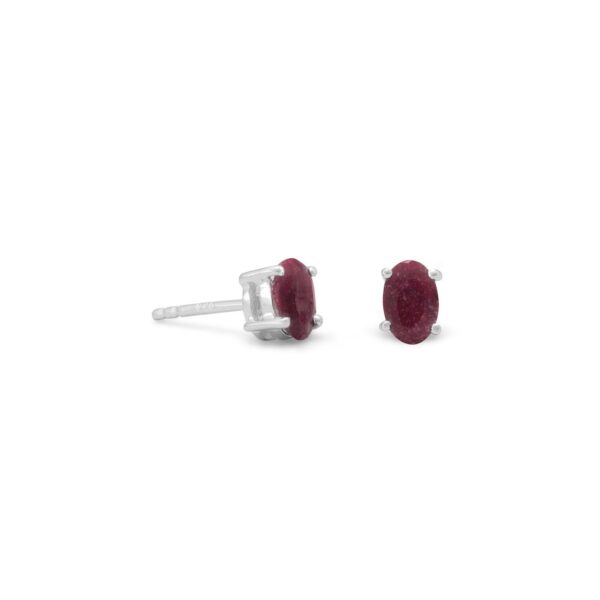 Oval corundum earrings in 925 sterling silver measuring 4 mm x 6 mm.