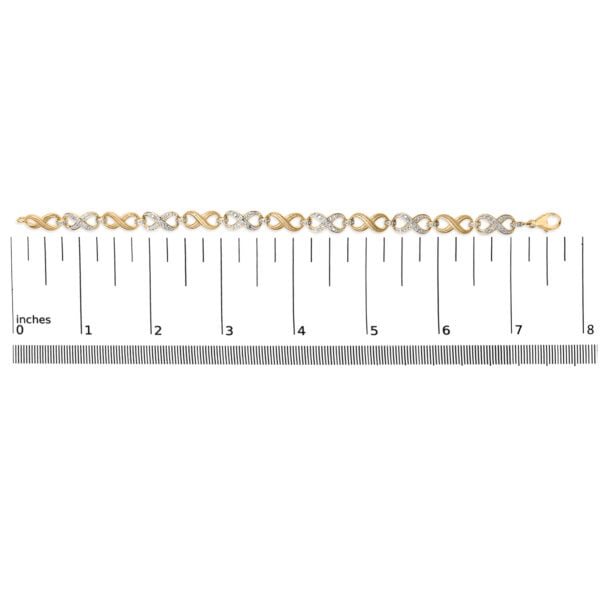 Infinity link bracelet measuring 7.559 x 0.236 x 0.118 in.