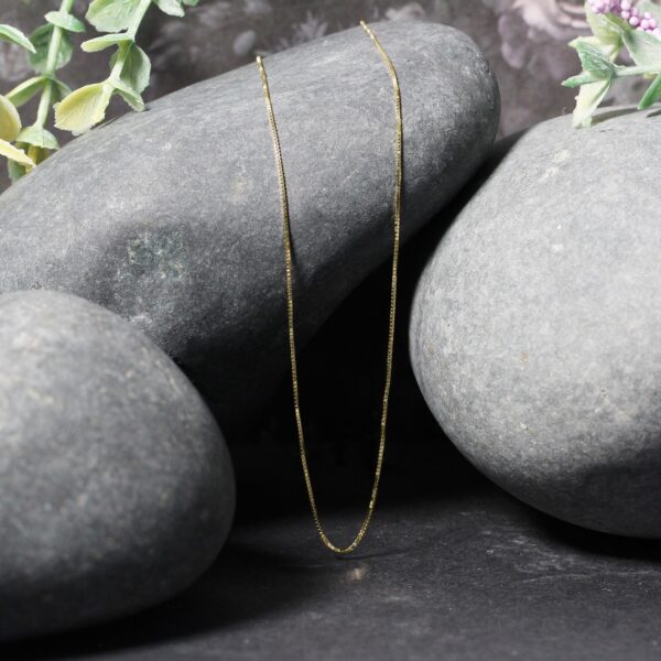 14k Yellow Gold Classic Box Chain (0.60 mm) - alternate view 4