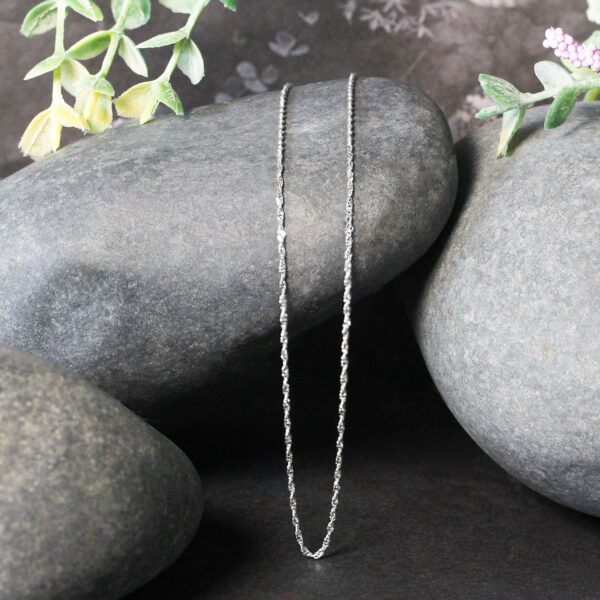 14k White Gold Singapore Chain (1.10 mm) - alternate view 4