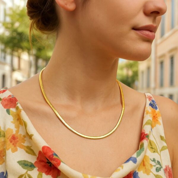 14K Yellow Gold And Silver Reversible Omega Chain Necklace (4.00 mm) - Yellow Gold &amp; Sterling Silver - alternate view 3