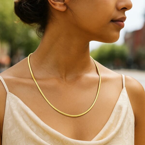 14K Yellow Gold And Silver Reversible Omega Chain Necklace (4.00 mm) - Yellow Gold &amp; Sterling Silver - alternate view 4
