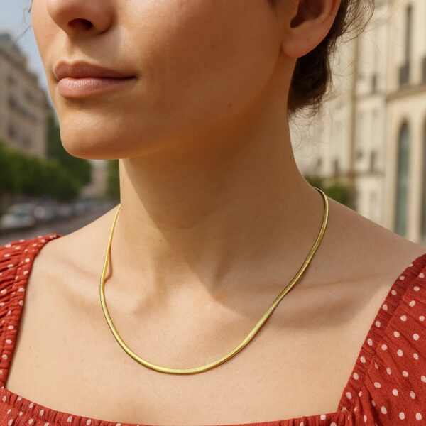 14K Yellow Gold And Silver Reversible Omega Chain Necklace (4.00 mm) - Yellow Gold &amp; Sterling Silver - alternate view 5
