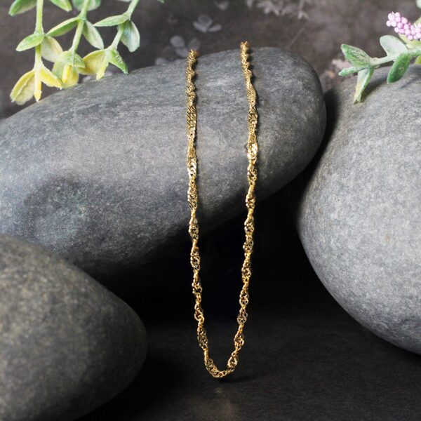 14k Yellow Gold Singapore Chain (2.10 mm) - alternate view 2
