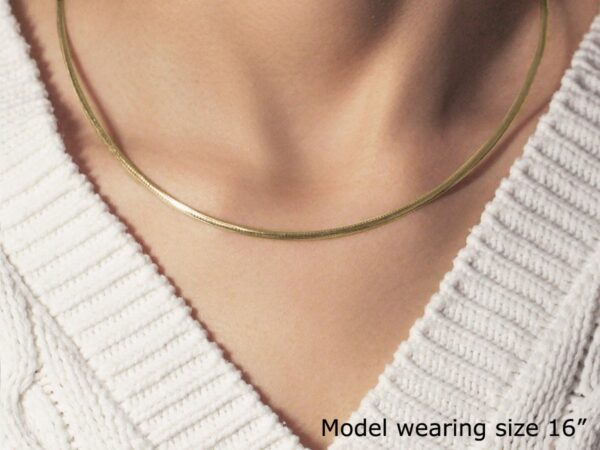 14k Yellow Gold Classic Omega Style Necklace (2.00 mm) - alternate view 4