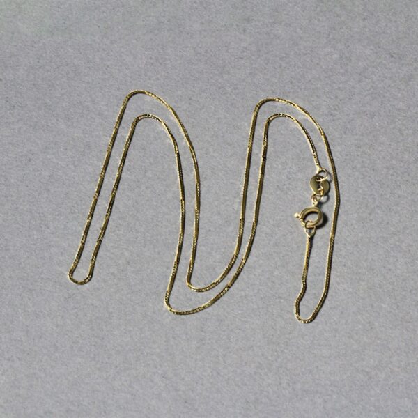 10k Yellow Gold Classic Box Chain (0.60 mm) - alternate view 5