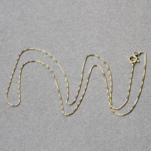 14k Yellow Gold Classic Box Chain (0.45 mm) - alternate view 4