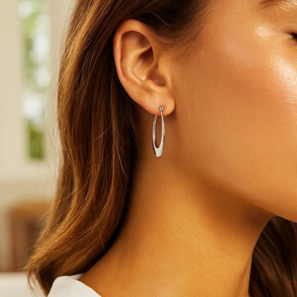 14k White Gold Polished Graduated Oval Hoop Earrings - alternate view 2