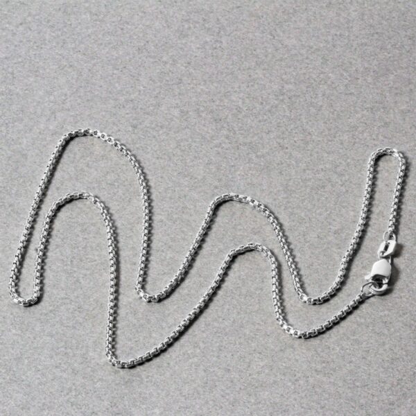 14k White Gold Round Box Chain (1.3 mm) - alternate view 5