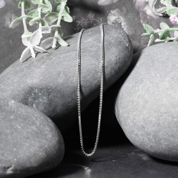 14k White Gold Classic Box Chain (1.10 mm) - alternate view 5