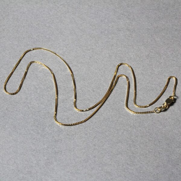 14k Yellow Gold Classic Box Chain (0.68 mm) - alternate view 5