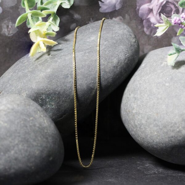 14k Yellow Gold Classic Box Chain (0.85 mm) - alternate view 4