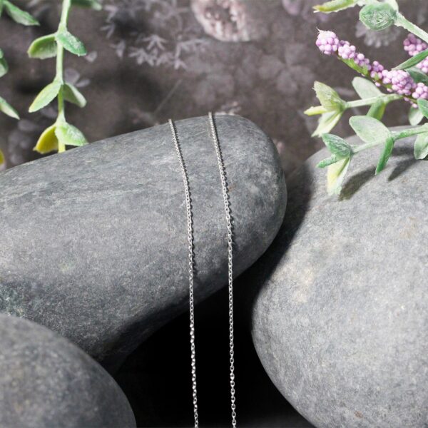 18k White Gold Round Cable Link Chain (0.97 mm) - alternate view 4
