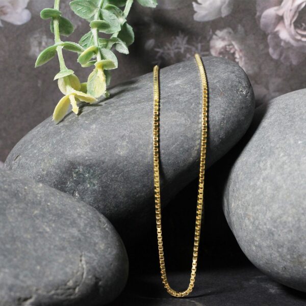 14k Yellow Gold Semi Solid Box Chain (1.80 mm) - alternate view 4