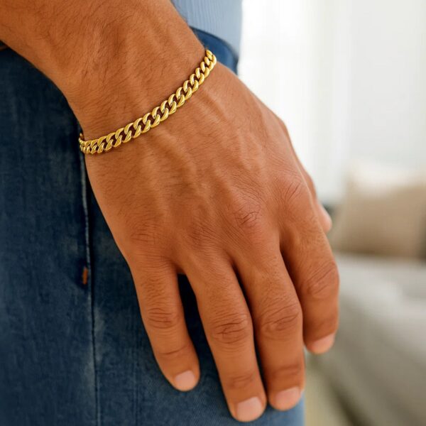 10k Yellow Gold Light Miami Cuban Bracelet (5.50 mm) - alternate view 4