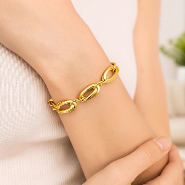 14k Yellow Gold Bracelet with Long Double Oval Links (8.20 mm) - alternate view 2