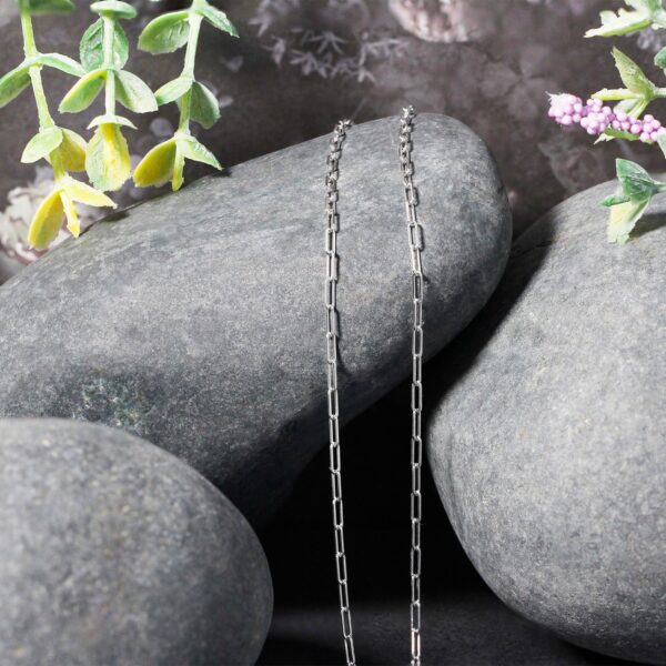 18K White Gold Fine Paperclip Chain (1.50 mm) - alternate view 4