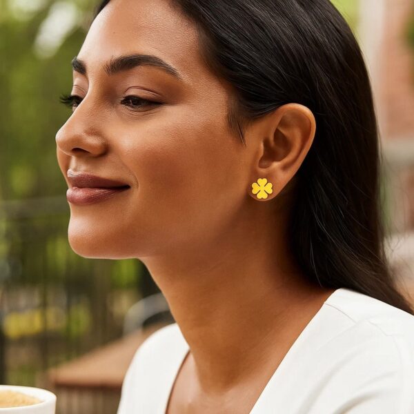 14K Yellow Gold Four Leaf Clover Earrings(10mm) - alternate view 3