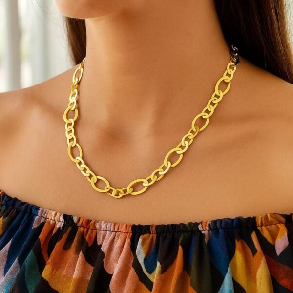 Large Flat Oval Link Necklace in 14K Yellow Gold (7.90 mm) - alternate view 4