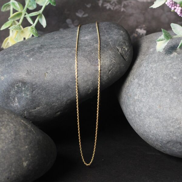18k Yellow Gold Round Cable Link Chain (0.97 mm) - alternate view 4